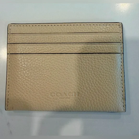 Coach Pebbled Leather Card Case Holder in Cream with Black 'C' Logo NWOT - Picture 4 of 12
